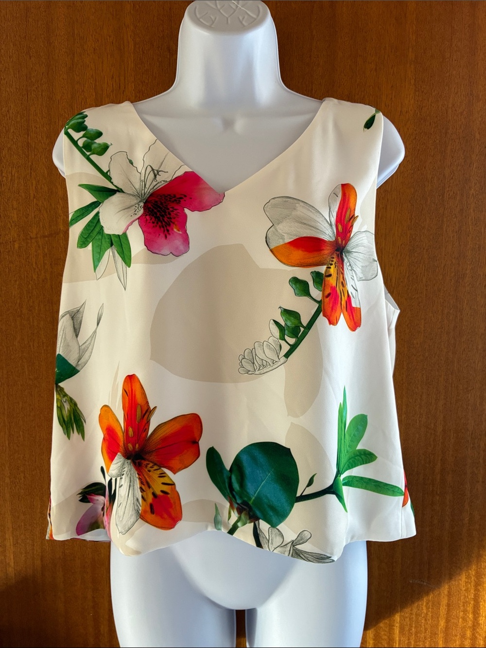 Like New Aritzia Babaton Murphy Blouse Floral V-Neck Top w Orange & Pink Blooms